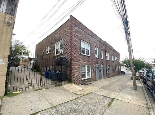 32 100th St, East Elmhurst, NY, 11369-1836 | Card Image