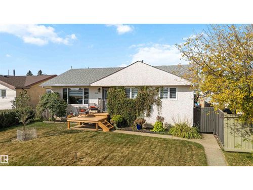 5036 47 St, Gibbons, AB, T0A1N0 | Card Image