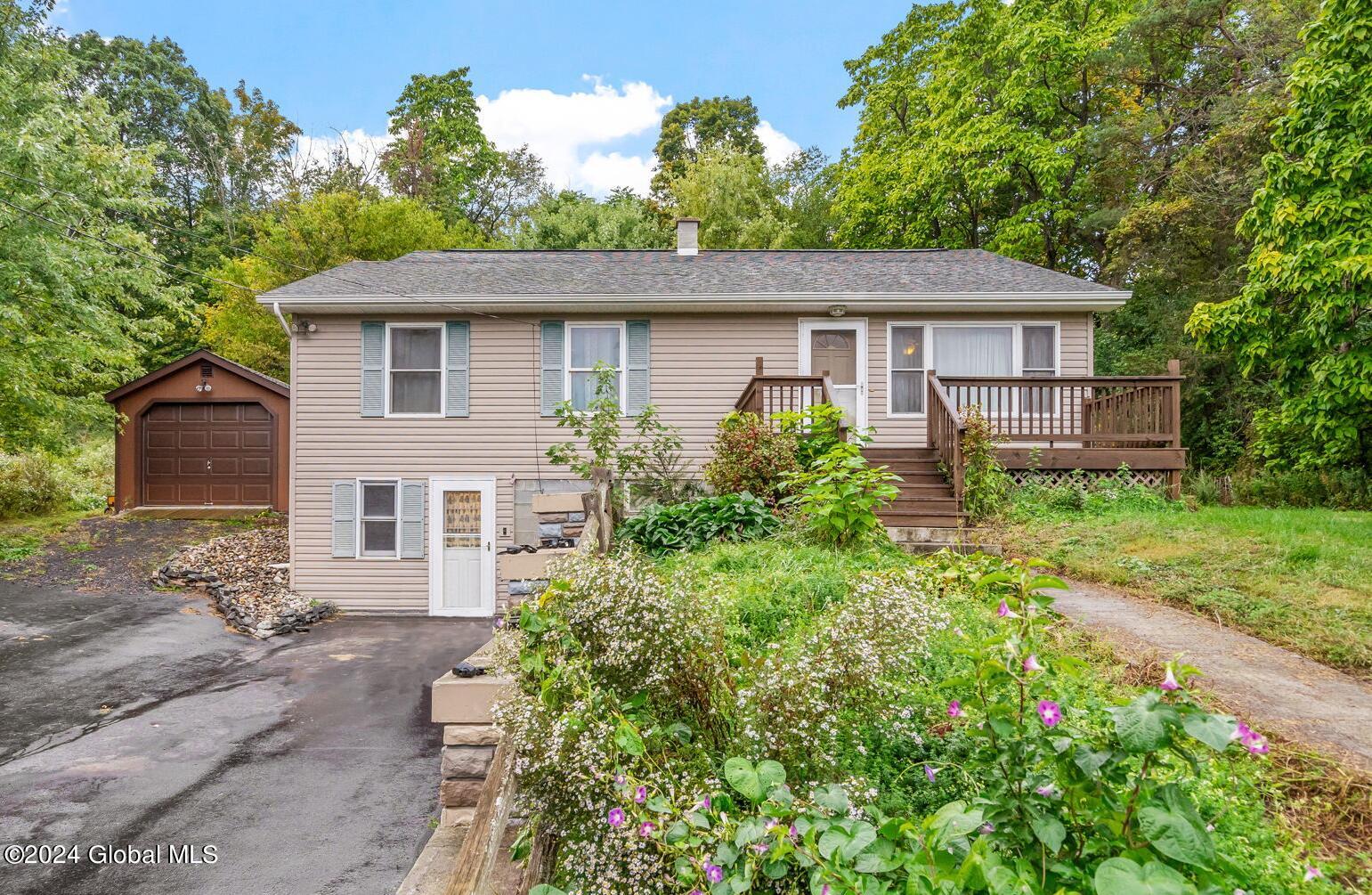 Winnie Ave, Ravena, NY 12143