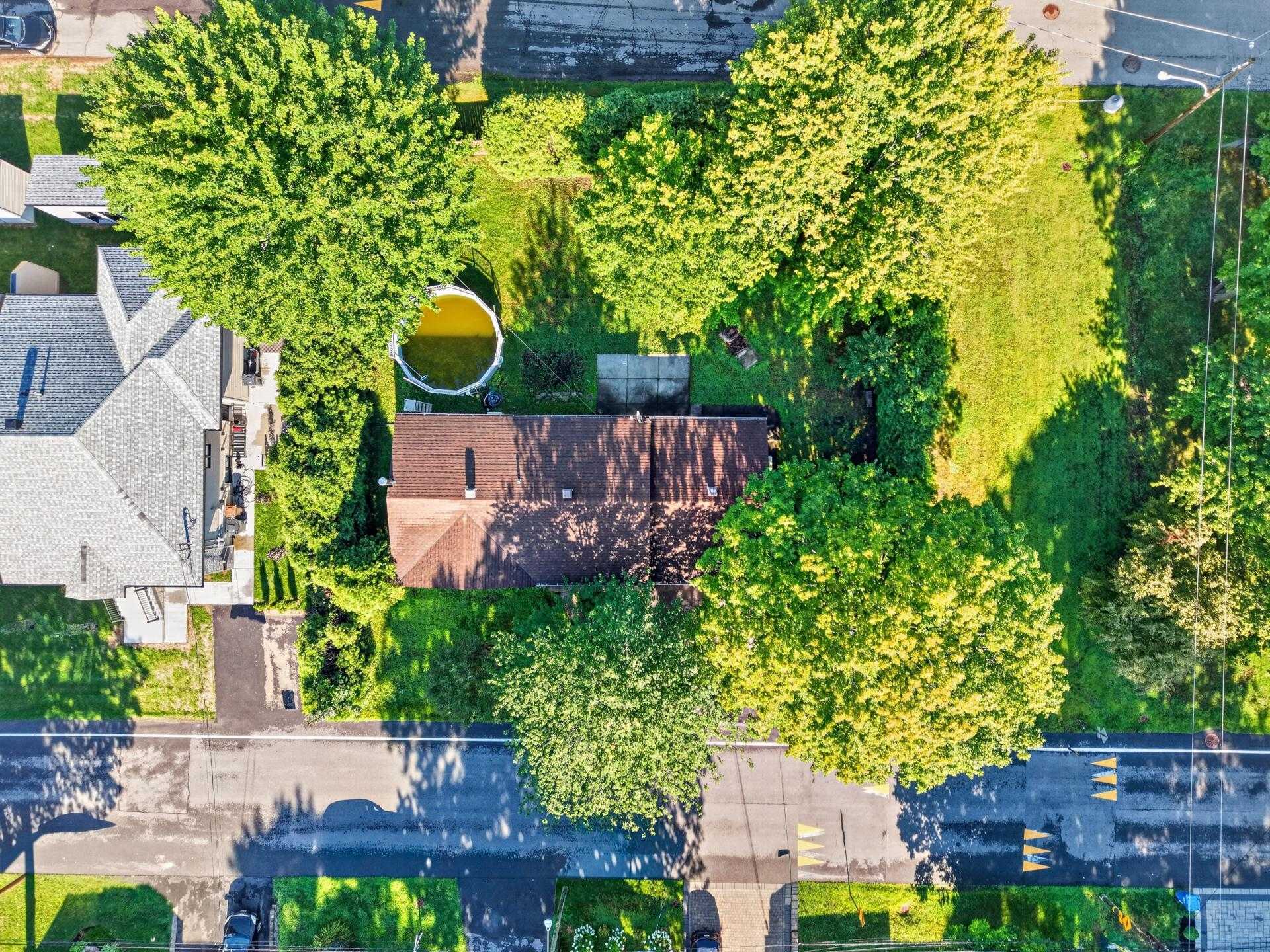 Residential in L'Île-Perrot 3