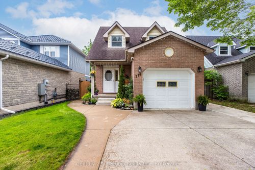 716 Mackendrick Dr, Kincardine, ON, N2Z3A4 | Card Image