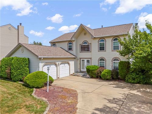 9112 Timberglen Dr, Imperial, PA, 15126-9250 | Card Image