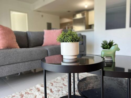 3400-1300 Brickell Bay Dr, Miami, FL, 33131-3483 | Card Image