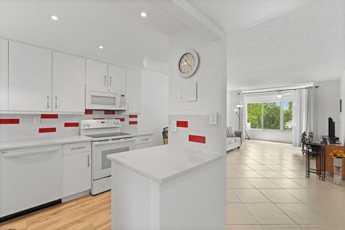 208-9660 Sunrise Lakes Blvd, Sunrise, FL, 33322-1185 | Card Image