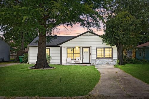 2915 Robertson St, Houston, TX, 77009-6942 | Card Image