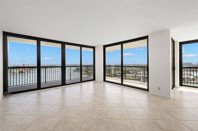 Living Room | Image 8