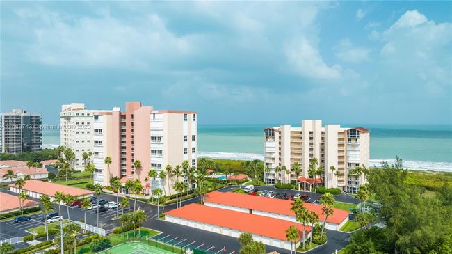 405 - 3870 N Highway A1a, Condo with 2 bedrooms, 2 bathrooms and null parking in Hutchinson Island FL | Image 46