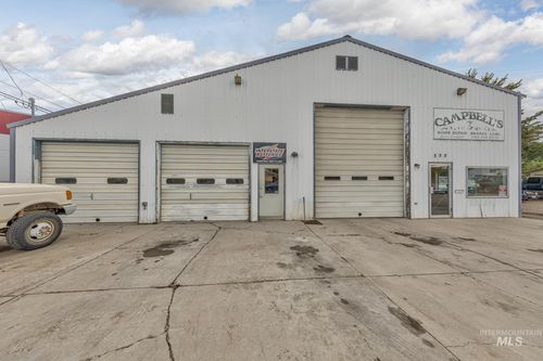 355 E 7th St, Weiser, ID, 83672-2377 | Card Image