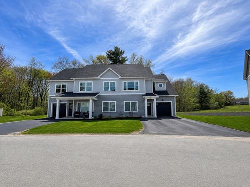 b-4 Clover Cir, Salisbury, MA, 01952 | Card Image