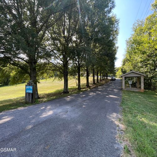 2709 Roberts Rd, Kodak, TN, 37764-1730 | Card Image