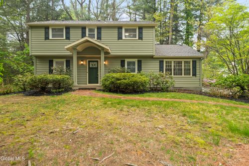 17 Belmonte Ln, Clifton Park, NY, 12065-5725 | Card Image