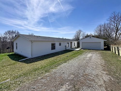 1739 120th Ave, Aledo, IL, 61231-8747 | Card Image
