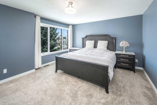 315 Hawkstone Close Nw, Home with 5 bedrooms, 3 bathrooms and 6 parking in Calgary AB | Image 23