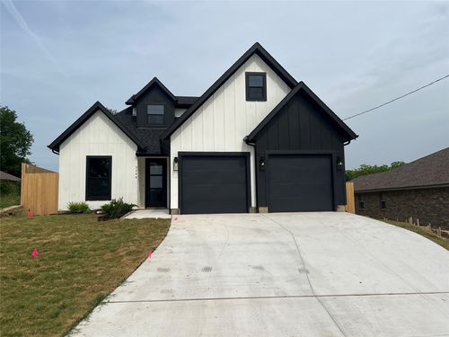 3244 Crites St, Richland Hills, TX, 76118-6235 | Card Image