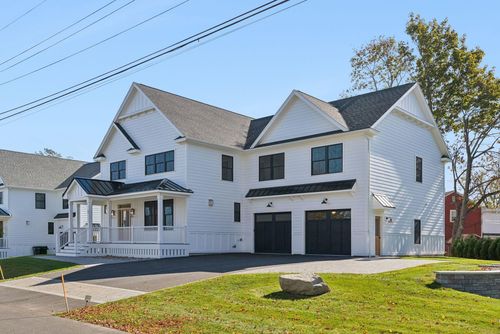 7 Christensen Ln, Kennebunk, ME, 04043-7743 | Card Image