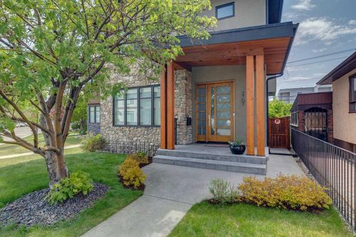 2707 1 Ave Nw, Calgary, AB, T2N0C7 | Card Image
