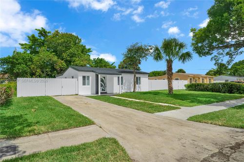 16431 Nw 18th Ave, Miami Gardens, FL, 33054-6615 | Card Image