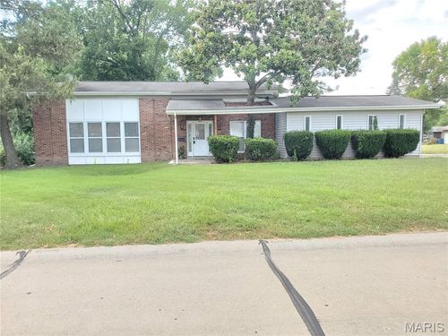 698 Carriage Ln, Hazelwood, MO, 63042-3400 | Card Image