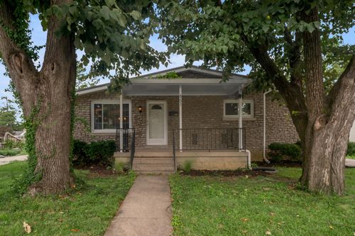 861 Chestnut Dr, Frankfort, KY, 40601-2467 | Card Image