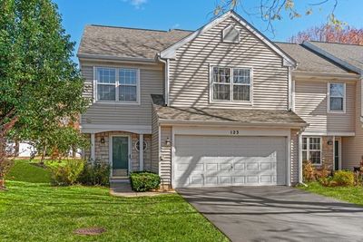 123 Vista View Drive, Townhouse with 2 bedrooms, 1 bathrooms and 2 parking in Wauconda IL | Image 1