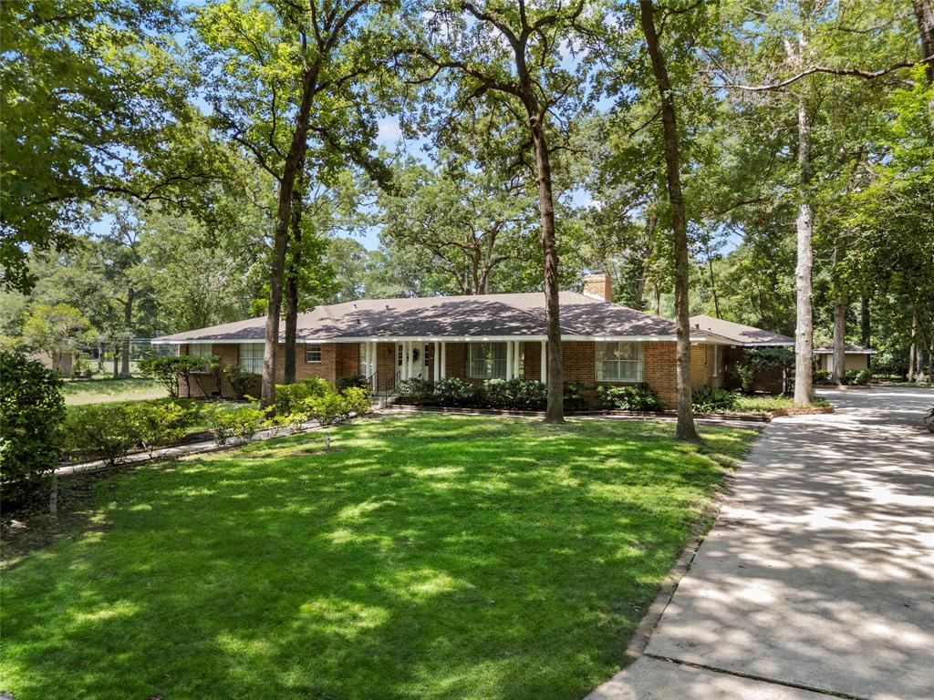 Greenway Dr, Conroe, TX 77304
