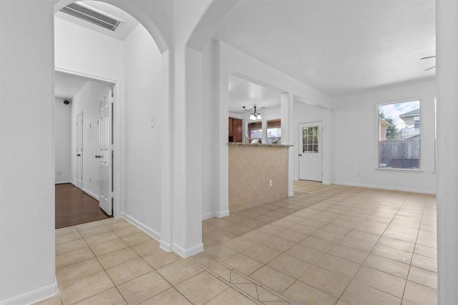 1923 Vale Haven Dr, House other with 5 bedrooms, 3 bathrooms and 2 parking in Spring TX | Image 11