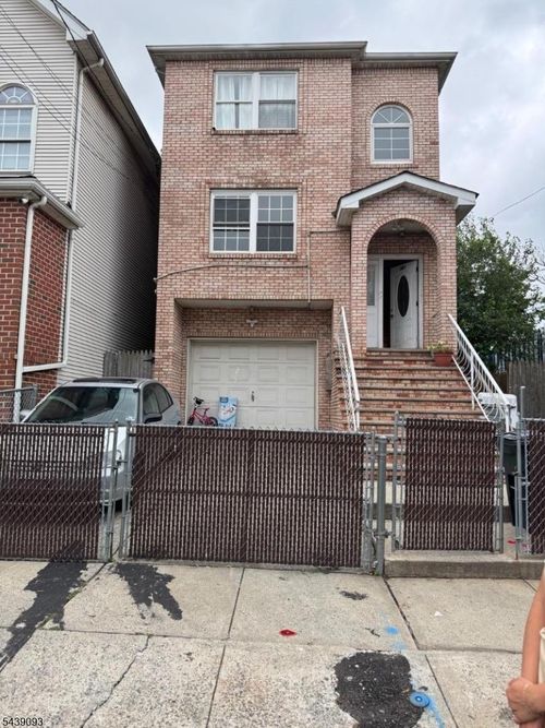 2-338 Bond St, Elizabethport, NJ, 07206-1909 | Card Image