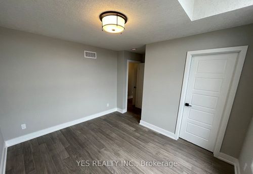 87 Doon Creek St, Kitchener, ON, N2R0M3 | Card Image