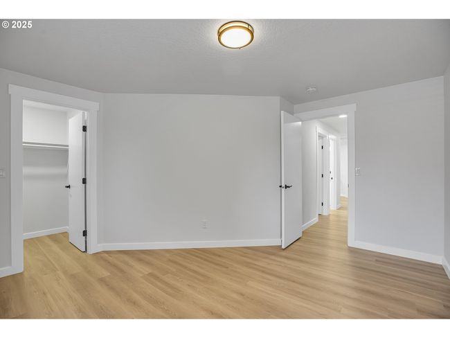 1111 Sw Linneman Ave, House other with 5 bedrooms, 3 bathrooms and 3 parking in Gresham OR | Image 34