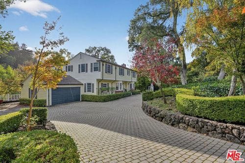 15 N Ridgewood Rd, Kentfield, CA, 94904-2620 | Card Image