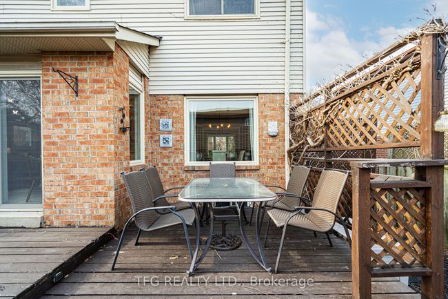 1272 Maple Ridge Dr, House other with 5 bedrooms, 4 bathrooms and 2 parking in Pickering ON | Image 33