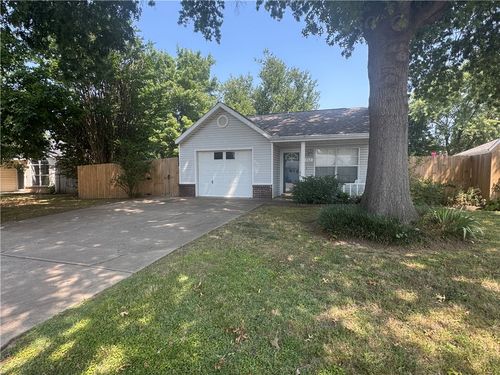 462 E Mimosa Ln, Fayetteville, AR, 72703-3970 | Card Image