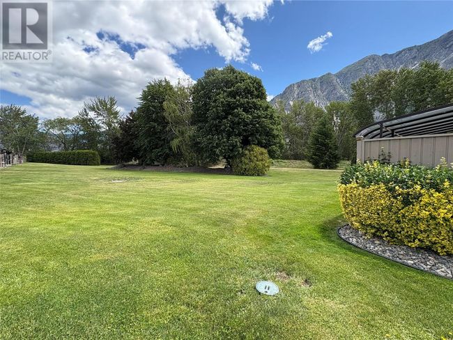 2 - 815 11 Th Ave, Townhouse with 2 bedrooms, 2 bathrooms and 2 parking in Keremeos BC | Image 4