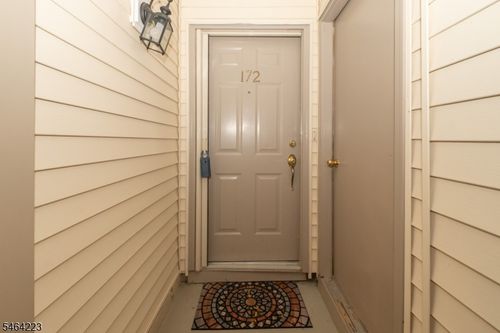 172 Potomac Dr, Basking Ridge, NJ, 07920-3196 | Card Image