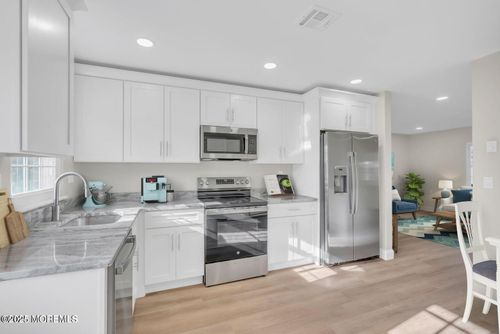 b-1146 Argyll Cir, Lakewood, NJ, 08701-6983 | Card Image