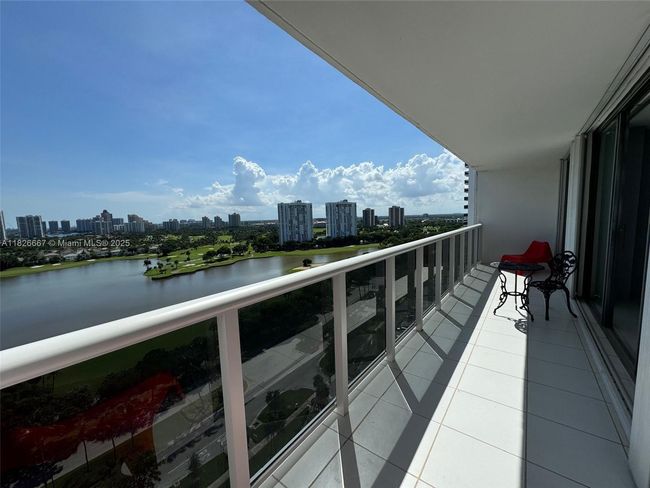 APT-1906 - 3675 N Country Club Dr, Condo with 2 bedrooms, 2 bathrooms and null parking in Aventura FL | Image 72