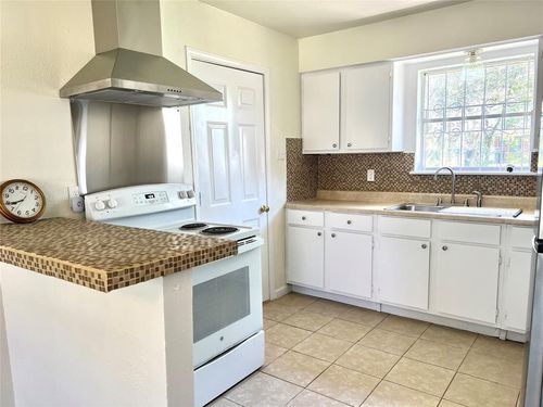 3514 Sparrow St, Houston, TX, 77051-3235 | Card Image