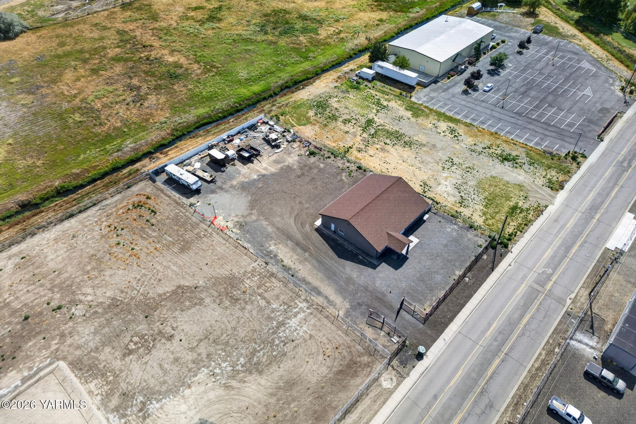 Commercial Sale in Grandview 4