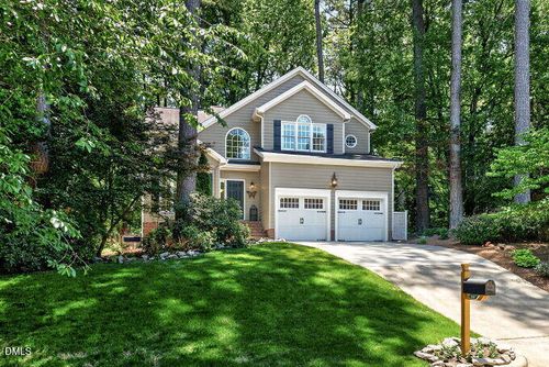 111 Parkcrest Dr, Cary, NC, 27519-6609 | Card Image