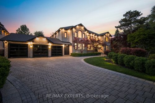82 Westwood Lane, Richmond Hill, ON, L4C6Y2 | Card Image