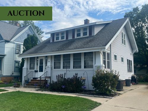 709 S 10th St, Watertown, WI, 53094-4833 | Card Image
