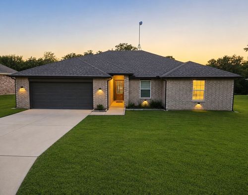105 Jim Walter Dr, Runaway Bay, TX, 76426-9364 | Card Image
