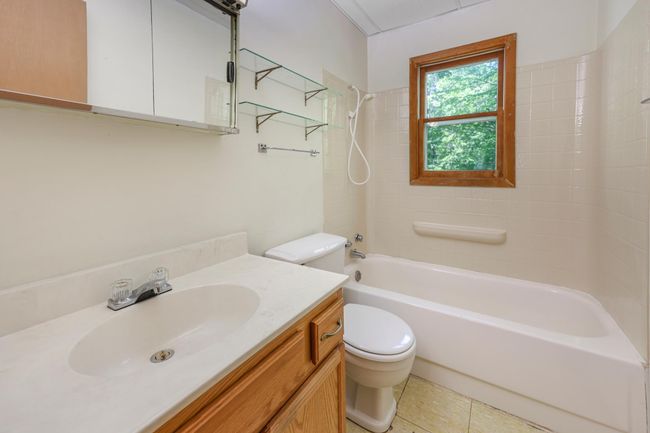 Main FULL Bath.jpg | Image 24