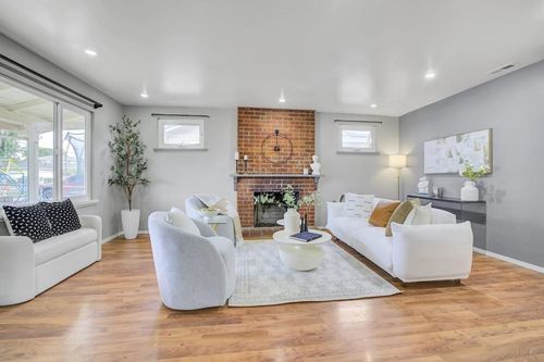 2228 Terra Villa St, East Palo Alto, CA, 94303-1759 | Card Image