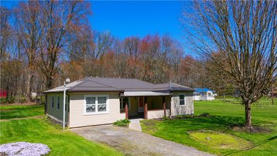 10195 Silica Sand Road, House other with 3 bedrooms, 1 bathrooms and null parking in Garrettsville OH | Image 3