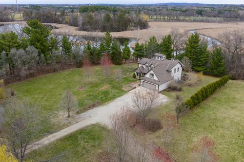 760 Mill Pond Road, Dousman, WI, 53118 | Card Image