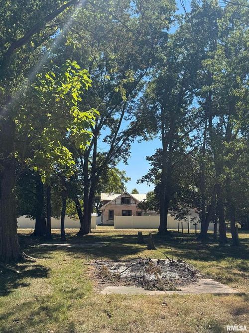 209 W Franklin St, Du Quoin, IL, 62832-1102 | Card Image