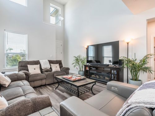 142 Mount Locke Rd, Dripping Springs, TX, 78620-2261 | Card Image