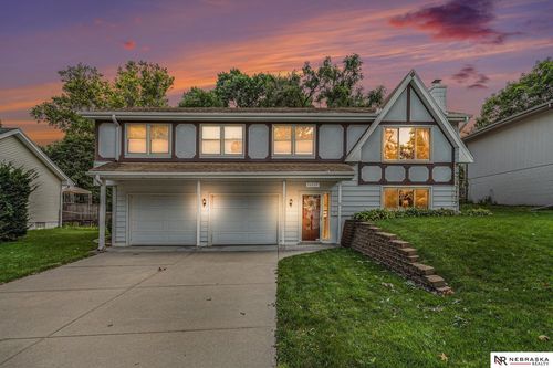 10527 M St, Omaha, NE, 68127-1914 | Card Image