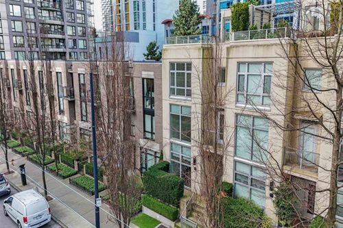 1237 Richards St, Vancouver, BC, V6B3G3 | Card Image